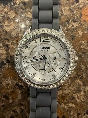 Fossil Women’s chronograph watch, stainless steel with white dial. NWOT